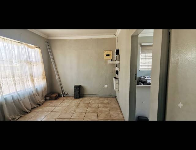 4 BEDROOM HOUSE FOR SALE IN SEBOKENG ZONE 11